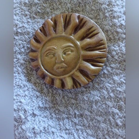 Jewelry - Sunshine Brooch